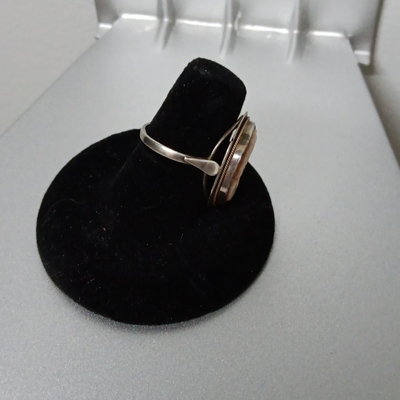 Vintage Italian cameo ring, size 7 - Picture 4 of 4